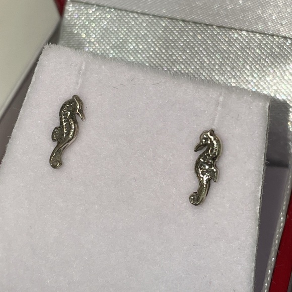 Silver Seahorse Small Stud Earrings - Picture 5 of 6